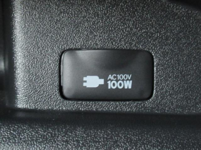 ハイエースバン スーパーＧＬダークプライムＩＩ　アルパインナビ　Ｂｌｕｅｔｏｏｔｈ　ＣＤ・ＤＶＤ再生　フルセグＴＶ　バックカメラ　前後ドラレコ　社外アルミホイール　純正アルミホイール付きスタッドレスタイヤ　ベッドキット　ＡＣ１００Ｖ電源付き（21枚目）