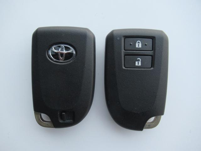 ハイエースバン スーパーＧＬダークプライムＩＩ　アルパインナビ　Ｂｌｕｅｔｏｏｔｈ　ＣＤ・ＤＶＤ再生　フルセグＴＶ　バックカメラ　前後ドラレコ　社外アルミホイール　純正アルミホイール付きスタッドレスタイヤ　ベッドキット　ＡＣ１００Ｖ電源付き（22枚目）