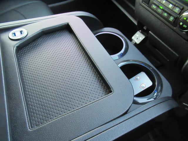 ハイエースバン スーパーＧＬダークプライムＩＩ　アルパインナビ　Ｂｌｕｅｔｏｏｔｈ　ＣＤ・ＤＶＤ再生　フルセグＴＶ　バックカメラ　前後ドラレコ　社外アルミホイール　純正アルミホイール付きスタッドレスタイヤ　ベッドキット　ＡＣ１００Ｖ電源付き（27枚目）