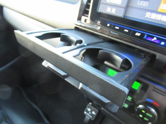 ハイエースバン スーパーＧＬダークプライムＩＩ　アルパインナビ　Ｂｌｕｅｔｏｏｔｈ　ＣＤ・ＤＶＤ再生　フルセグＴＶ　バックカメラ　前後ドラレコ　社外アルミホイール　純正アルミホイール付きスタッドレスタイヤ　ベッドキット　ＡＣ１００Ｖ電源付き（28枚目）
