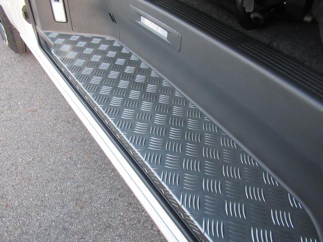 ハイエースバン スーパーＧＬダークプライムＩＩ　アルパインナビ　Ｂｌｕｅｔｏｏｔｈ　ＣＤ・ＤＶＤ再生　フルセグＴＶ　バックカメラ　前後ドラレコ　社外アルミホイール　純正アルミホイール付きスタッドレスタイヤ　ベッドキット　ＡＣ１００Ｖ電源付き（44枚目）
