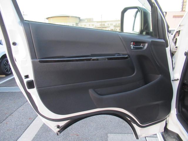 ハイエースバン スーパーＧＬダークプライムＩＩ　アルパインナビ　Ｂｌｕｅｔｏｏｔｈ　ＣＤ・ＤＶＤ再生　フルセグＴＶ　バックカメラ　前後ドラレコ　社外アルミホイール　純正アルミホイール付きスタッドレスタイヤ　ベッドキット　ＡＣ１００Ｖ電源付き（48枚目）