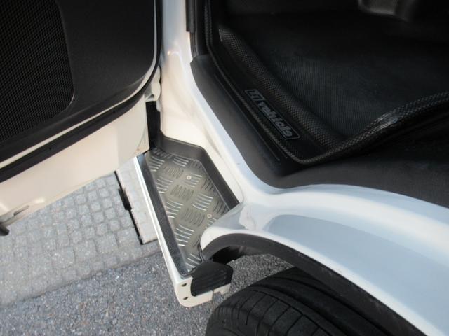 ハイエースバン スーパーＧＬダークプライムＩＩ　アルパインナビ　Ｂｌｕｅｔｏｏｔｈ　ＣＤ・ＤＶＤ再生　フルセグＴＶ　バックカメラ　前後ドラレコ　社外アルミホイール　純正アルミホイール付きスタッドレスタイヤ　ベッドキット　ＡＣ１００Ｖ電源付き（49枚目）