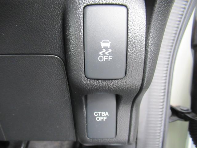 Ｎ－ＢＯＸカスタム ２トーンカラースタイルＧＳＳパッケージ　ギャザズナビ　Ｂカメラ　ドラレコ　後席モニター　両側電動スライド　ＣＴＢＡ　ＨＩＤ　アルミ（24枚目）