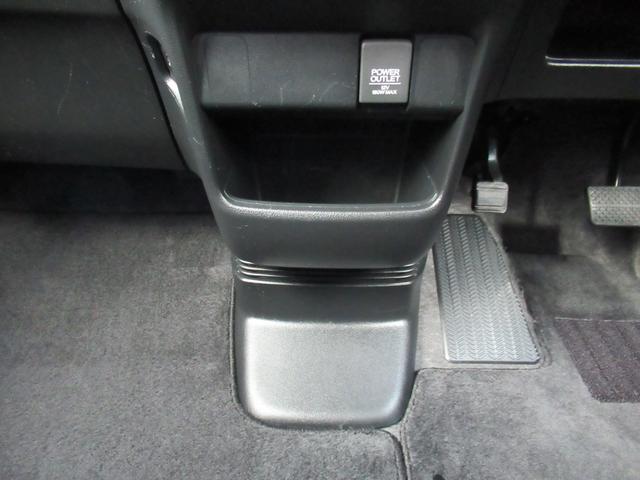 Ｎ－ＢＯＸカスタム ２トーンカラースタイルＧＳＳパッケージ　ギャザズナビ　Ｂカメラ　ドラレコ　後席モニター　両側電動スライド　ＣＴＢＡ　ＨＩＤ　アルミ（29枚目）