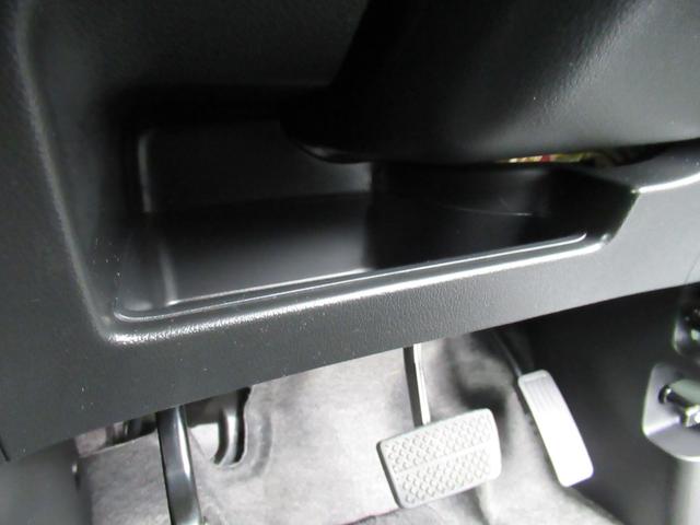 Ｎ－ＢＯＸカスタム ２トーンカラースタイルＧＳＳパッケージ　ギャザズナビ　Ｂカメラ　ドラレコ　後席モニター　両側電動スライド　ＣＴＢＡ　ＨＩＤ　アルミ（30枚目）