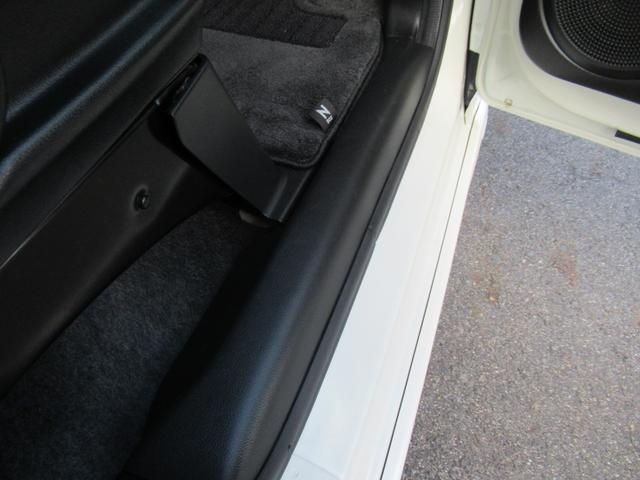 Ｎ－ＢＯＸカスタム ２トーンカラースタイルＧＳＳパッケージ　ギャザズナビ　Ｂカメラ　ドラレコ　後席モニター　両側電動スライド　ＣＴＢＡ　ＨＩＤ　アルミ（33枚目）