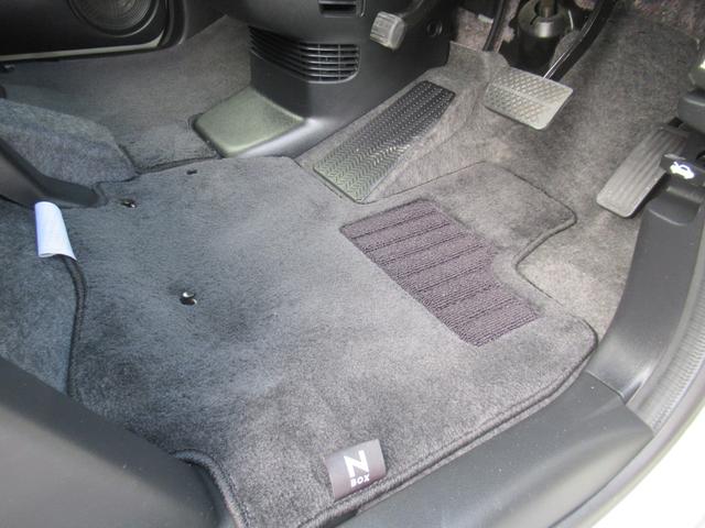 Ｎ－ＢＯＸカスタム ２トーンカラースタイルＧＳＳパッケージ　ギャザズナビ　Ｂカメラ　ドラレコ　後席モニター　両側電動スライド　ＣＴＢＡ　ＨＩＤ　アルミ（34枚目）