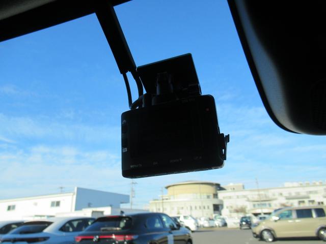 ヴェゼル ｅ：ＨＥＶＸ　ギャザズナビ　Ｂカメラ　前後ドラレコ　ＬＥＤヘッドライト　アルミ（20枚目）