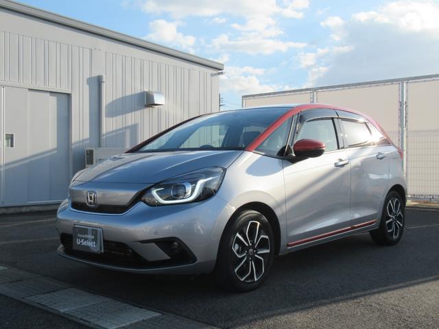 フィット ｅ：ＨＥＶネス　ギャザズナビ　Ｂｌｕｅｔｏｏｔｈ　ＣＤ・ＤＶＤ再生　フルセグＴＶ　バックカメラ　前後ドラレコ　ＬＥＤヘッドライト　純正アルミホイール　アクセント２トーンカラー　禁煙車　ＵＳＢチャージャー付き（5枚目）