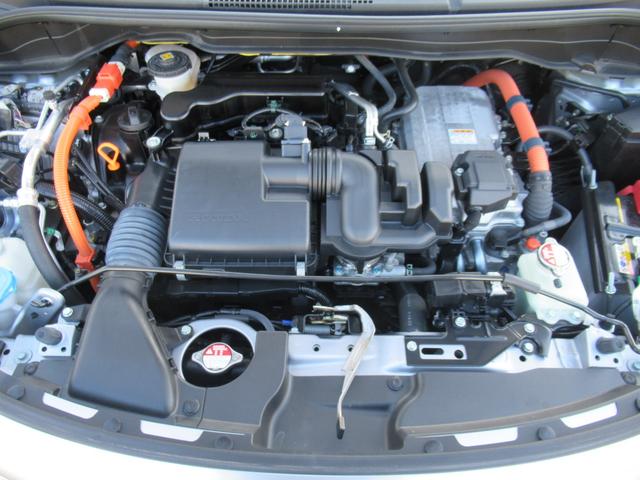 フィット ｅ：ＨＥＶネス　ギャザズナビ　Ｂｌｕｅｔｏｏｔｈ　ＣＤ・ＤＶＤ再生　フルセグＴＶ　バックカメラ　前後ドラレコ　ＬＥＤヘッドライト　純正アルミホイール　アクセント２トーンカラー　禁煙車　ＵＳＢチャージャー付き（15枚目）