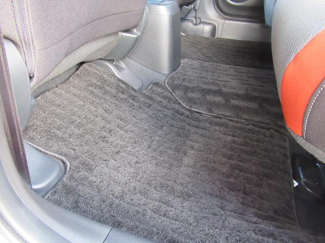 フィット ｅ：ＨＥＶネス　ギャザズナビ　Ｂｌｕｅｔｏｏｔｈ　ＣＤ・ＤＶＤ再生　フルセグＴＶ　バックカメラ　前後ドラレコ　ＬＥＤヘッドライト　純正アルミホイール　アクセント２トーンカラー　禁煙車　ＵＳＢチャージャー付き（48枚目）