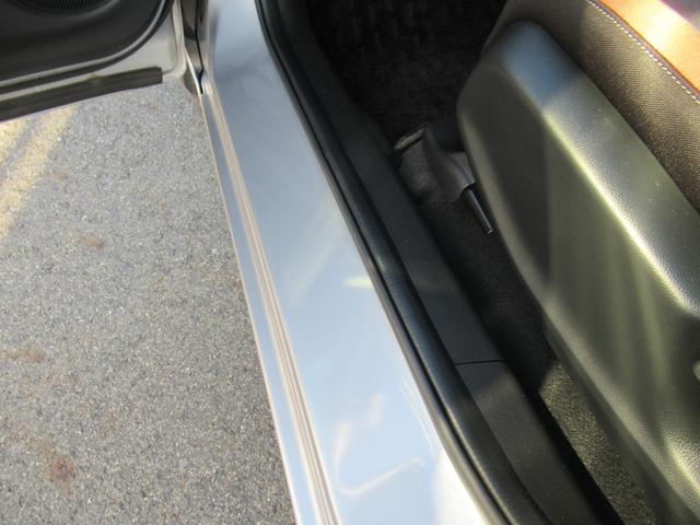 フィット ｅ：ＨＥＶネス　ギャザズナビ　Ｂｌｕｅｔｏｏｔｈ　ＣＤ・ＤＶＤ再生　フルセグＴＶ　バックカメラ　前後ドラレコ　ＬＥＤヘッドライト　純正アルミホイール　アクセント２トーンカラー　禁煙車　ＵＳＢチャージャー付き（51枚目）