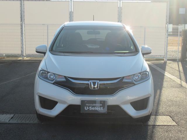 フィットハイブリッド Fパッケージ ギャザズナビ Bカメラ LEDヘッドライト 4WD(4枚目)