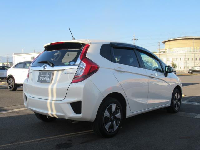 フィットハイブリッド Fパッケージ ギャザズナビ Bカメラ LEDヘッドライト 4WD(8枚目)