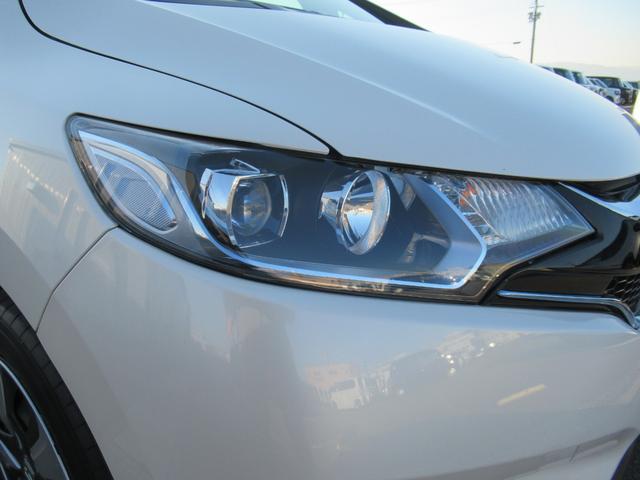 フィットハイブリッド Fパッケージ ギャザズナビ Bカメラ LEDヘッドライト 4WD(10枚目)