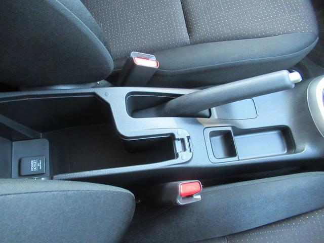 フィットハイブリッド Fパッケージ ギャザズナビ Bカメラ LEDヘッドライト 4WD(25枚目)