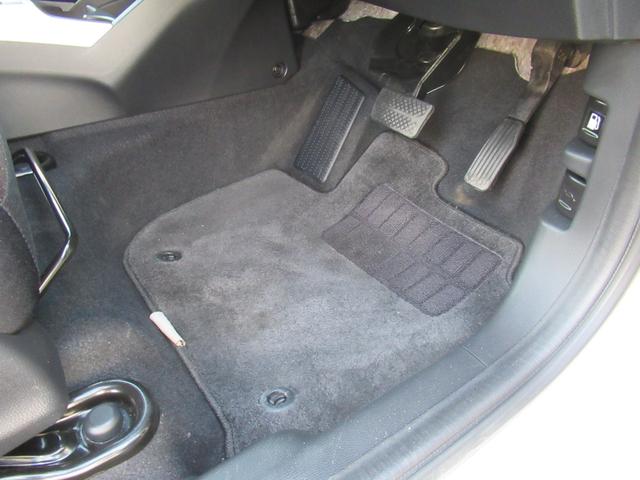 フィットハイブリッド Fパッケージ ギャザズナビ Bカメラ LEDヘッドライト 4WD(30枚目)