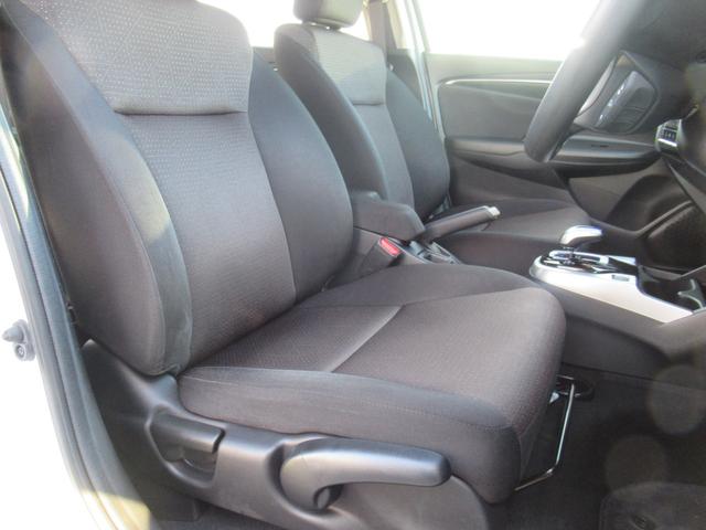 フィットハイブリッド Fパッケージ ギャザズナビ Bカメラ LEDヘッドライト 4WD(31枚目)