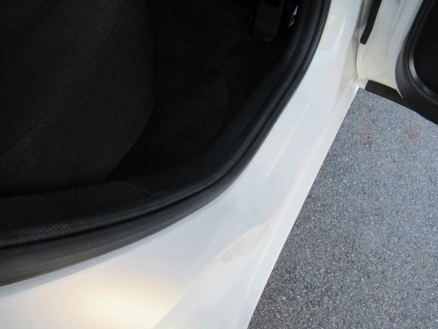 フィットハイブリッド Fパッケージ ギャザズナビ Bカメラ LEDヘッドライト 4WD(33枚目)