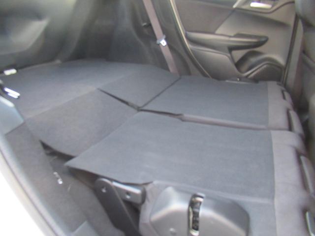 フィットハイブリッド Fパッケージ ギャザズナビ Bカメラ LEDヘッドライト 4WD(37枚目)