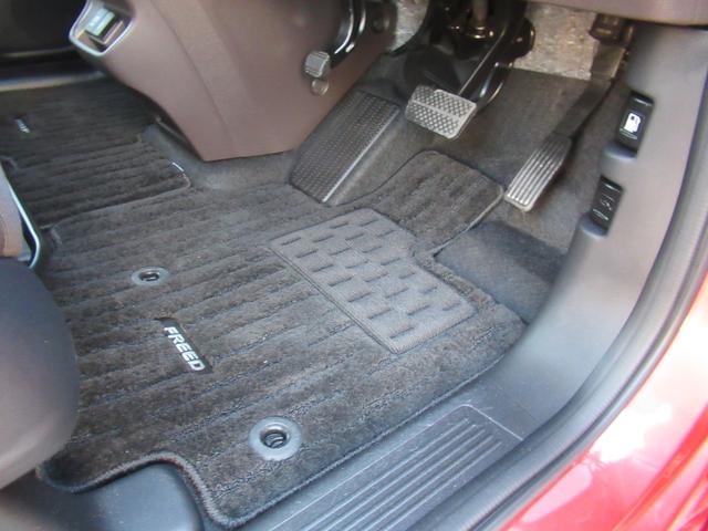 フリード G・ホンダセンシング ギャザズナビ Bluetooth CD・DVD再生 フルセグTV バックカメラ 前後ドラレコ 両側電動スライド シートヒーター LEDヘッドライト 純正ホイール ロールサンシェード(33枚目)