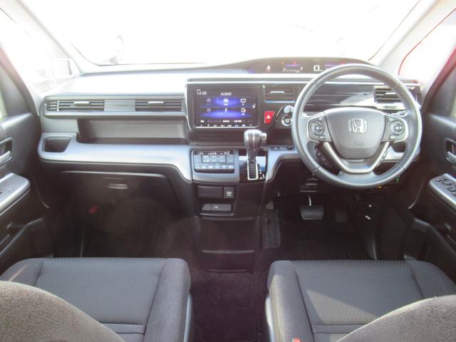 ステップワゴンスパーダ スパーダホンダセンシング ギャザズ9インチナビ バックカメラ 両側電動スライド わくわくゲート 8人乗り LEDヘッドライト 純正アルミホイール Bluetooth CD・DVD再生 オートリトラミラー シートバックテーブル(4枚目)