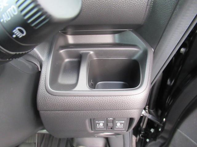 N-BOXカスタム EX ギャザズナビ Bカメラ 両側電動スライド シートヒーター(32枚目)