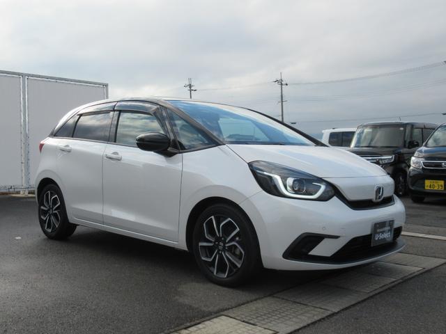 フィット ホーム　ギャザズナビ　Ｂｌｕｅｔｏｏｔｈ　ＣＤ・ＤＶＤ再生　フルセグＴＶ　バックカメラ　前後ドラレコ　ＬＥＤヘッドライト　アルミ　２トーンカラー　純正アルミホイール　禁煙車　スマートキー（9枚目）