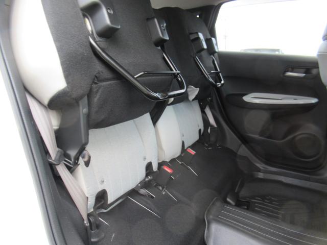 フィット ホーム　ギャザズナビ　Ｂｌｕｅｔｏｏｔｈ　ＣＤ・ＤＶＤ再生　フルセグＴＶ　バックカメラ　前後ドラレコ　ＬＥＤヘッドライト　アルミ　２トーンカラー　純正アルミホイール　禁煙車　スマートキー（37枚目）