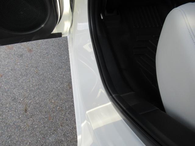 フィット ホーム　ギャザズナビ　Ｂｌｕｅｔｏｏｔｈ　ＣＤ・ＤＶＤ再生　フルセグＴＶ　バックカメラ　前後ドラレコ　ＬＥＤヘッドライト　アルミ　２トーンカラー　純正アルミホイール　禁煙車　スマートキー（44枚目）