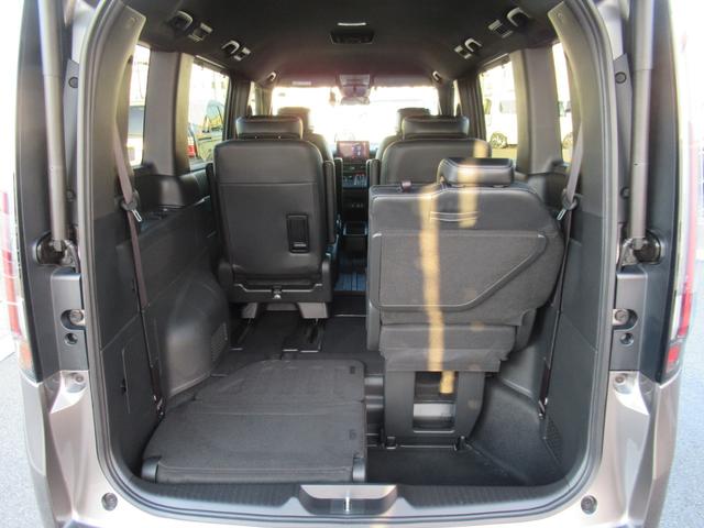 ステップワゴン ｅ：ＨＥＶスパーダ　１１．４インチＨｏｎｄａＣＯＮＮＥＣＴナビ　Ｂｌｕｅｔｏｏｔｈ　ＣＤ・ＤＶＤ再生　フルセグＴＶ　バックカメラ　前後ドラレコ　電動リアゲート　シートヒーター　純正アルミホイール　スタッドレスタイヤ付き（47枚目）