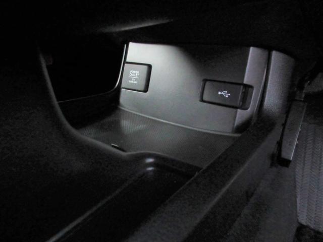シビック ハッチバック　カロッツェリアナビ　Ｂカメラ　ドラレコ　本革電動シート　シートヒーター（28枚目）