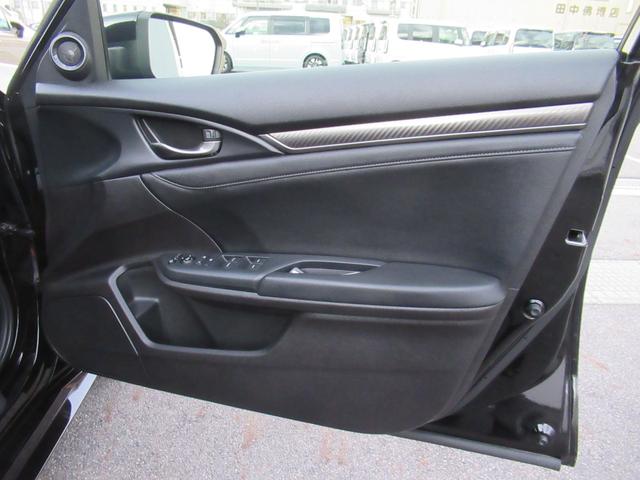 シビック ハッチバック　カロッツェリアナビ　Ｂカメラ　ドラレコ　本革電動シート　シートヒーター（29枚目）