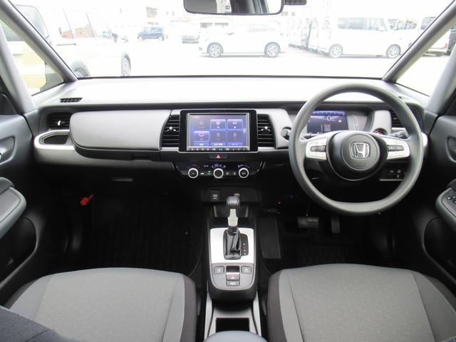 フィット ベーシック　ギャザズ８インチナビ　Ｂカメラ　前後ドラレコ（3枚目）