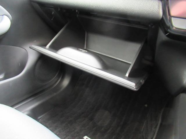 フィット ベーシック　ギャザズ８インチナビ　Ｂカメラ　前後ドラレコ（28枚目）