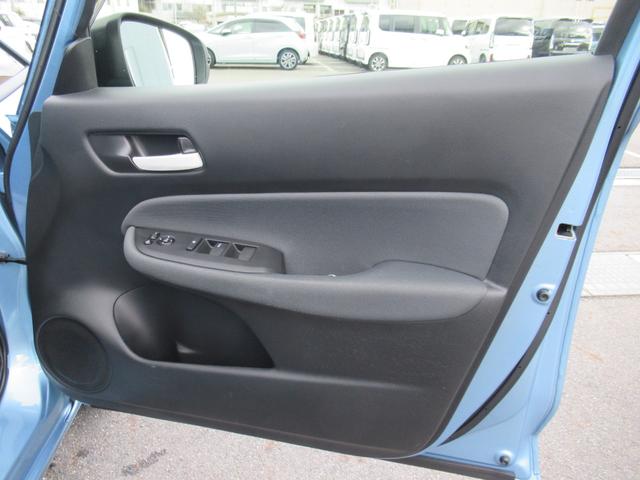 フィット ベーシック　ギャザズ８インチナビ　Ｂカメラ　前後ドラレコ（32枚目）