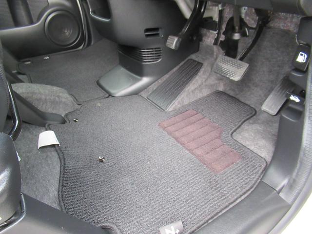 �y�����z�^�]�ȑ����@�����ȃL�Y�≘��͂���܂����A�J�[�y�b�g�̔j����Ȃ��W���I�ȏ�Ԃł��B