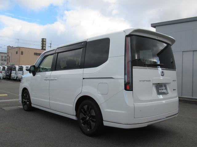 ステップワゴン ｅ：ＨＥＶスパーダ　１１．４インチＨｏｎｄａＣＯＮＮＥＣＴナビ　Ｂカメラ　両側電動スライド　電動リアゲート　シートヒーター（6枚目）