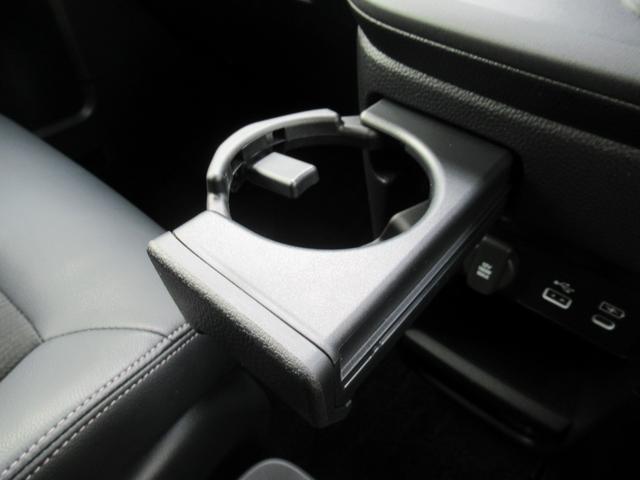 ステップワゴン ｅ：ＨＥＶスパーダ　１１．４インチＨｏｎｄａＣＯＮＮＥＣＴナビ　Ｂカメラ　両側電動スライド　電動リアゲート　シートヒーター（29枚目）