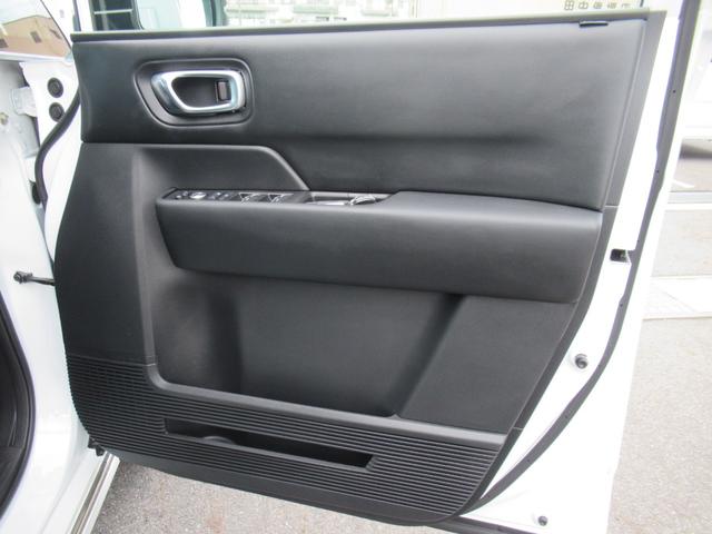 ステップワゴン ｅ：ＨＥＶスパーダ　１１．４インチＨｏｎｄａＣＯＮＮＥＣＴナビ　Ｂカメラ　両側電動スライド　電動リアゲート　シートヒーター（32枚目）