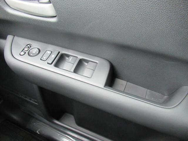 フリード ｅ：ＨＥＶエアーＥＸ　９インチＨｏｎｄａＣＯＮＮＥＣＴナビ　Ｂカメラ　両側電動スライド　シートヒーター　リアクーラー　アルミ（31枚目）