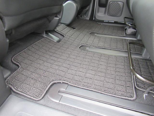 フリード ｅ：ＨＥＶエアーＥＸ　９インチＨｏｎｄａＣＯＮＮＥＣＴナビ　Ｂカメラ　両側電動スライド　シートヒーター　リアクーラー　アルミ（50枚目）