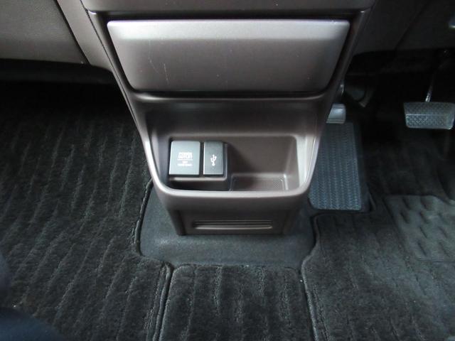 フリード Ｇ・ホンダセンシング　９インチプレミアムインターナビ　Ｂカメラ　前後ドラレコ　後席モニター　シートヒーター（29枚目）