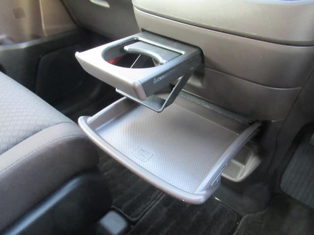 フリード Ｇ・ホンダセンシング　９インチプレミアムインターナビ　Ｂカメラ　前後ドラレコ　後席モニター　シートヒーター（30枚目）