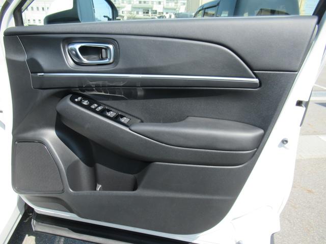 ヴェゼル ｅ：ＨＥＶＺ　ギャザズ９インチプレミアムインターナビ　Ｂカメラ　前後ドラレコ　シートヒーター　電動リアゲート（32枚目）