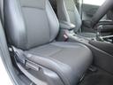 【内装】運転席　目立った汚れやへたりもなく良好です。