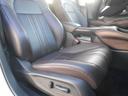 【内装】運転席　目立った汚れやへたりもなく良好です。