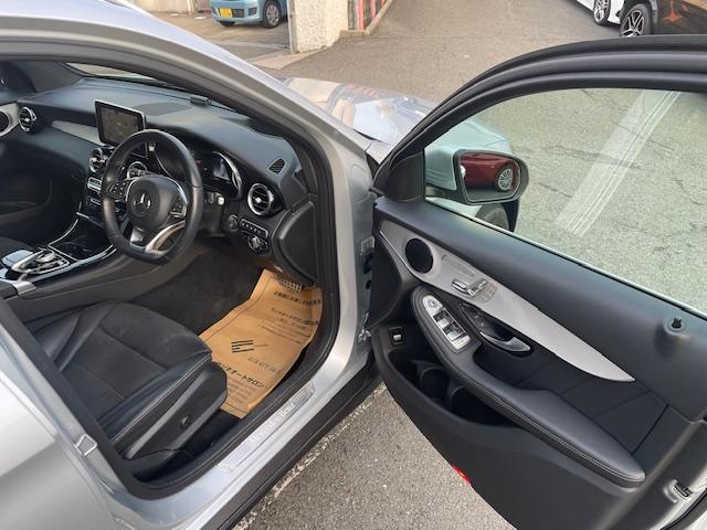 ＧＬＣ ＧＬＣ２２０ｄ　４マチックスポーツ　前後シートヒーター　　ＨＵＤ　　ハーフ革（32枚目）