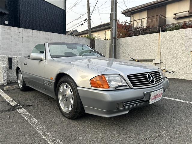 ＳＬ５００　ＳＬ５００（２名）前期仕様　電動オ－プン全シリンダ－修理済　左ハンドル　Ｖ８エンジン　黒革　正規ディーラー車　前オーナー禁煙＆屋根付き保管　ハードトップ有(23枚目)